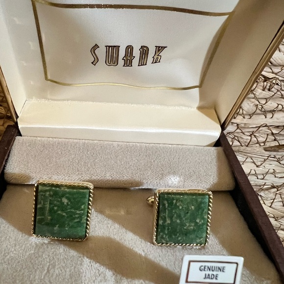 Vintage square Jade Cufflinks, 1950's Swank with box - Picture 4 of 6
